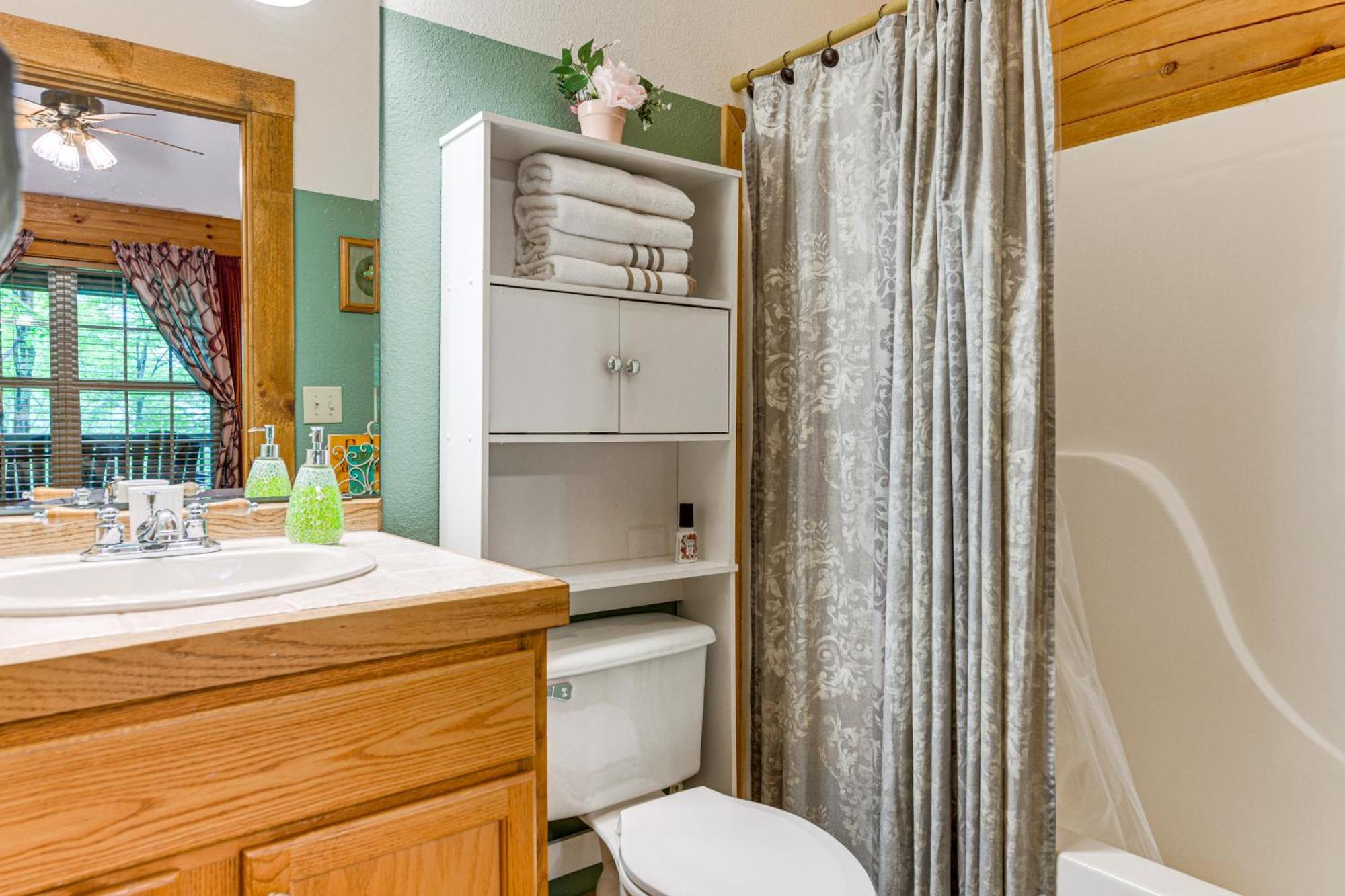 Serene Maggie Valley Retreat With Deck And Hot Tub! 외부 사진